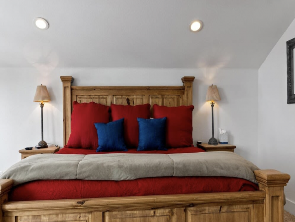 Luxury Peak 8 Ski in ski out 6 bedroom in the heart of Breck!